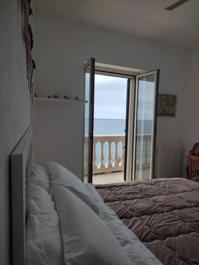 Vento Di Bolina Bed & Breakfast Джовинацо Екстериор снимка