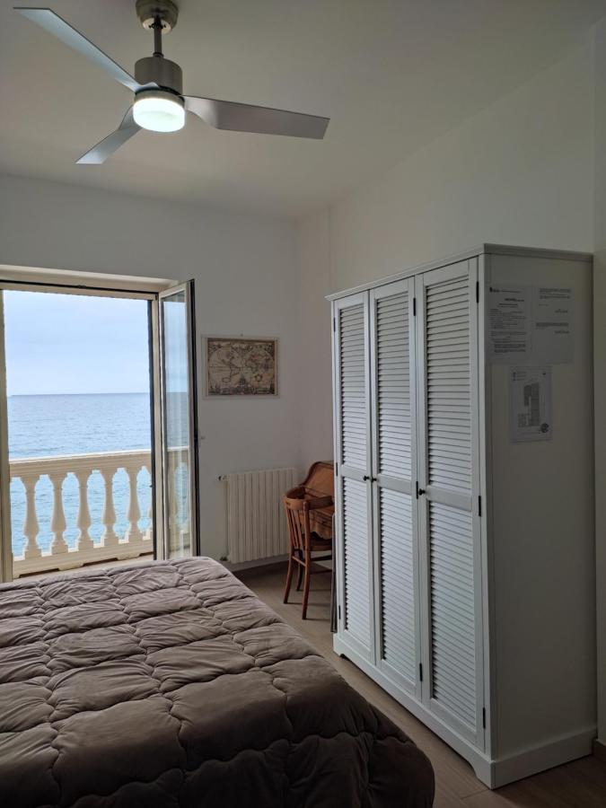 Vento Di Bolina Bed & Breakfast Джовинацо Екстериор снимка