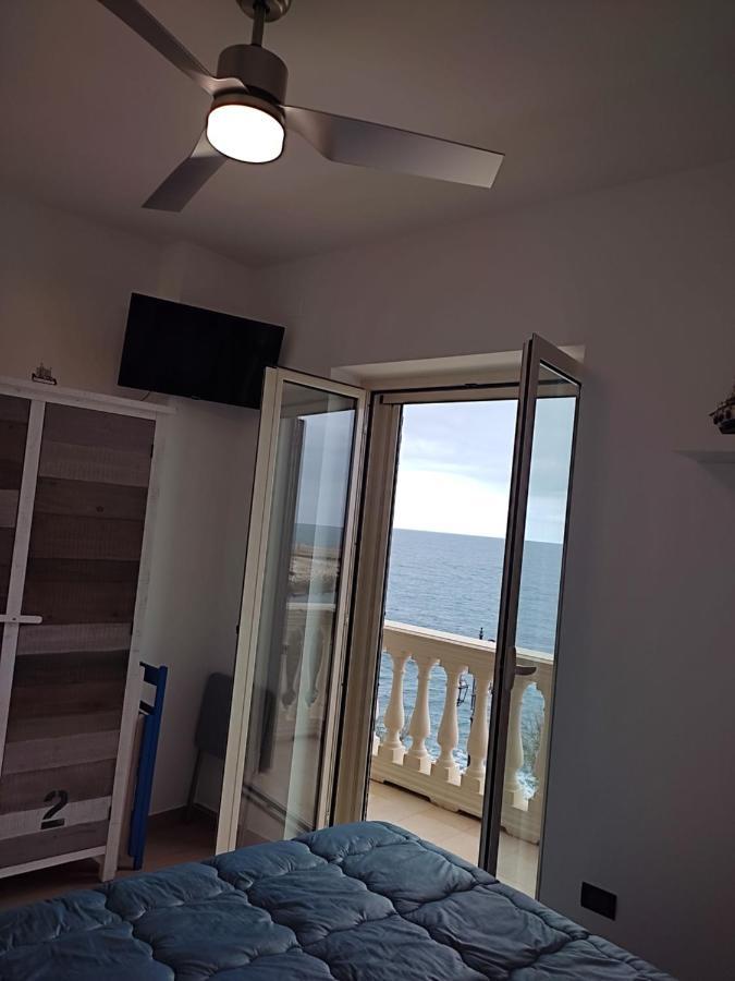 Vento Di Bolina Bed & Breakfast Джовинацо Екстериор снимка
